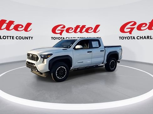 Used 2024 Toyota Tacoma TRD Off-Road image 4