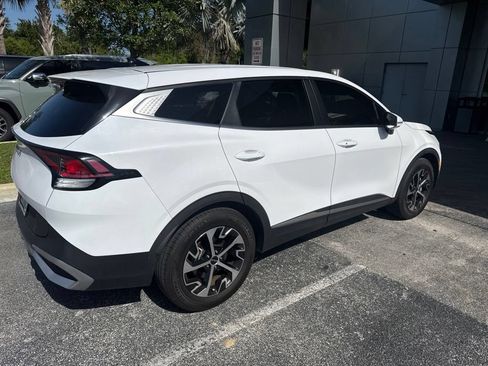 Used 2023 Kia Sportage EX FWD image 3