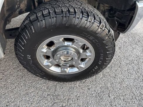 Used 2016 Ford F250 XLT w/ XLT Premium Package image 11