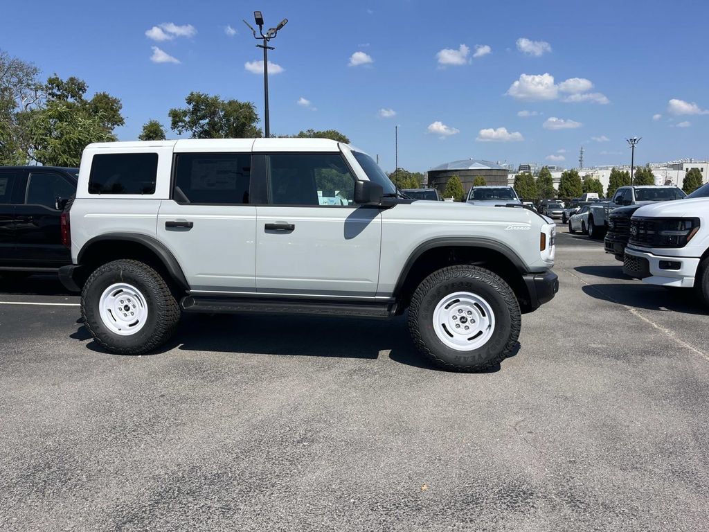 New 2026 Ford Bronco Heritage Edition AWD/4WD image 2
