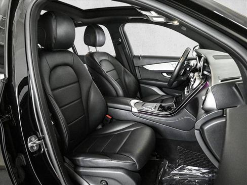 Used 2020 Mercedes-Benz GLC 300 4MATIC image 23