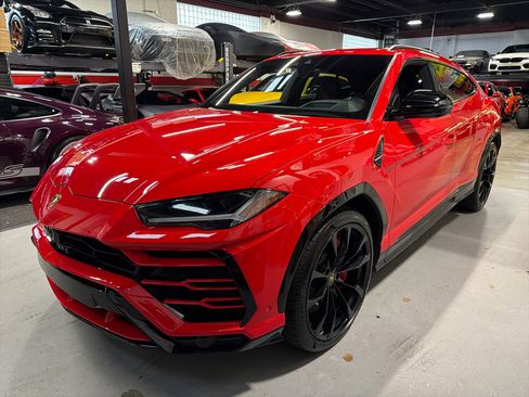 Used 2020 Lamborghini Urus image 9