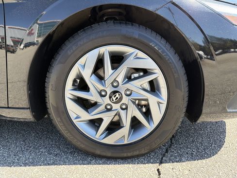 Used 2024 Hyundai Elantra SEL image 23