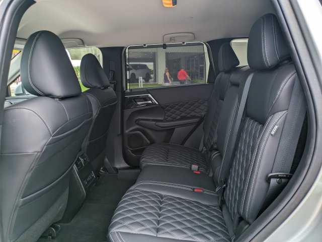 Used 2024 Mitsubishi Outlander SEL FWD image 14