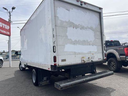 Used 2017 Chevrolet Express 3500 Extended RWD image 7
