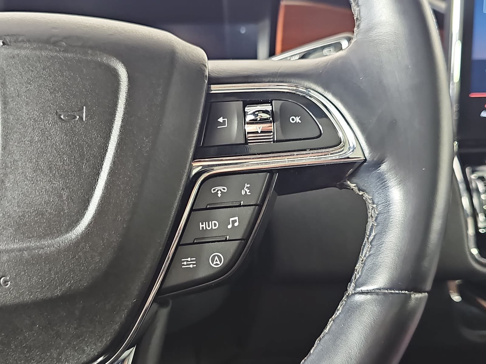 Used 2023 Lincoln Navigator Reserve AWD/4WD image 18