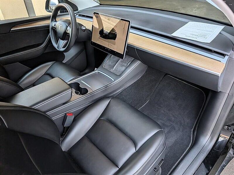 Used 2023 Tesla Model Y Long Range AWD/4WD image 4