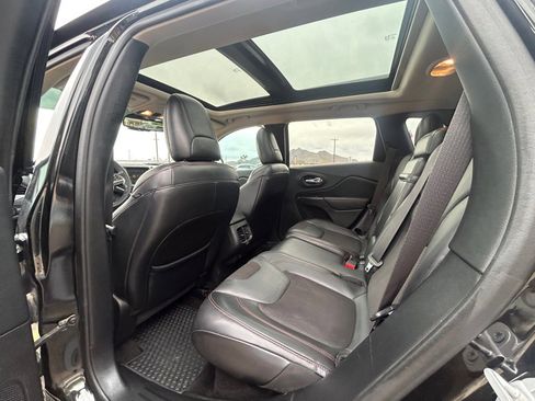 Used 2016 Jeep Cherokee Trailhawk w/ Comfort/Convenience Group image 13