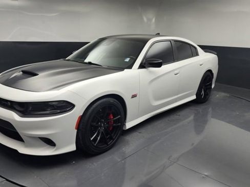 Used 2023 Dodge Charger Scat Pack w/ Dynamics Package image 2