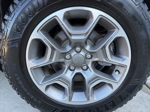 Used 2022 Jeep Cherokee Trailhawk w/ Premium Leather Package image 51