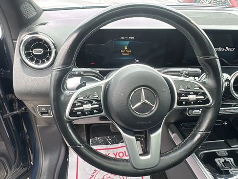 Used 2021 Mercedes-Benz GLB 250 4MATIC w/ Premium Package image 10