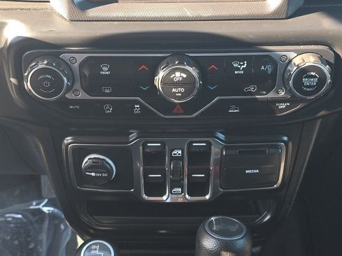 Used 2023 Jeep Wrangler Sahara image 20