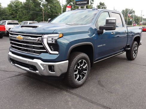 New 2026 Chevrolet Silverado 2500 LTZ w/ LTZ Convenience Package AWD/4WD image 24