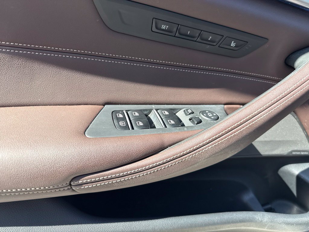 Used 2023 BMW 530e w/ Executive Package RWD image 21