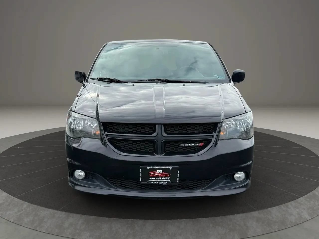 Used 2014 Dodge Grand Caravan SXT FWD image 3