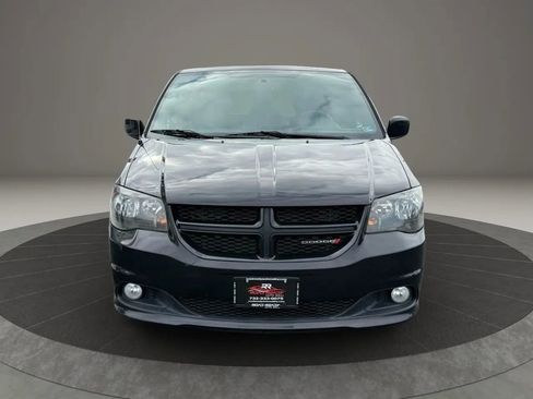 Used 2014 Dodge Grand Caravan SXT FWD image 3