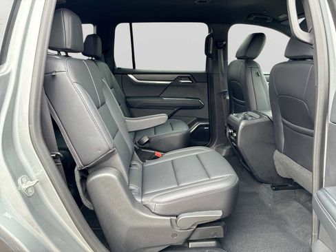 Certified 2025 GMC Acadia Elevation w/ Elevation Premium Package image 27