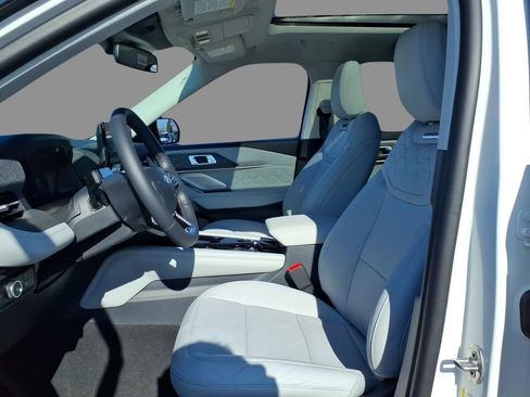 New 2026 Ford Explorer Platinum w/ LUX Leather Package image 19