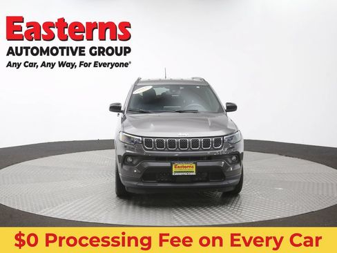 Used 2024 Jeep Compass Latitude AWD/4WD image 47