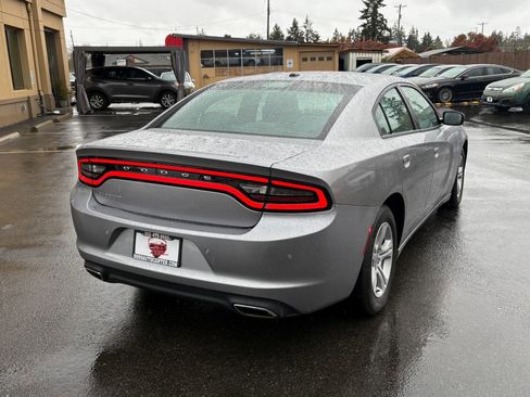 Used 2016 Dodge Charger SE w/ Popular Equipment Group RWD image 7