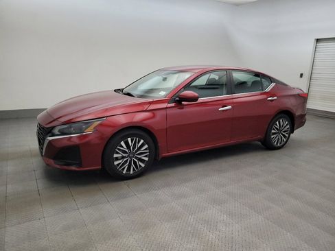 Used 2023 Nissan Altima 2.5 SV AWD/4WD image 2