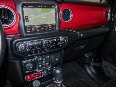 Used 2022 Jeep Gladiator Rubicon w/ LED Lighting Group AWD/4WD image 16