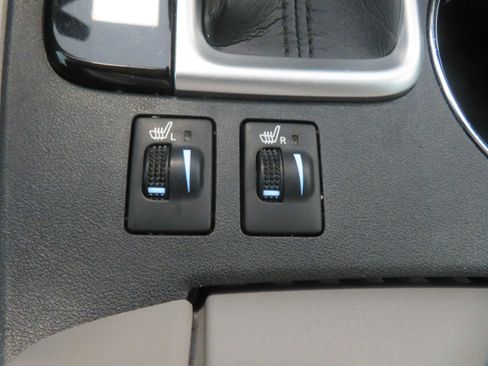 Used 2018 Toyota Highlander XLE AWD/4WD image 49