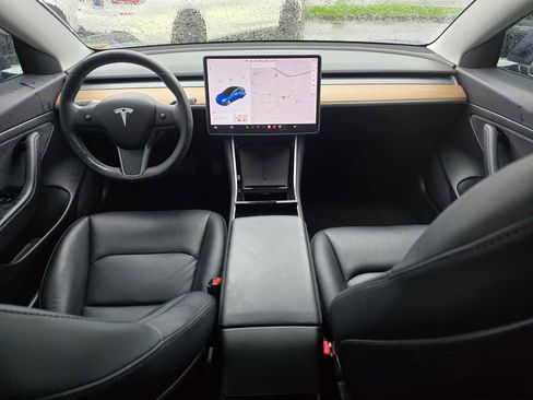 Used 2020 Tesla Model 3 Standard Range image 20