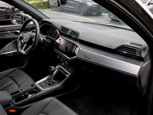 Used 2020 Audi Q3 2.0T Premium w/ Convenience Package image 34