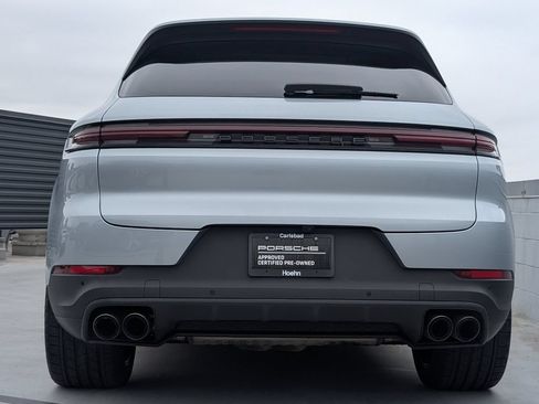 Certified 2025 Porsche Cayenne AWD/4WD image 11