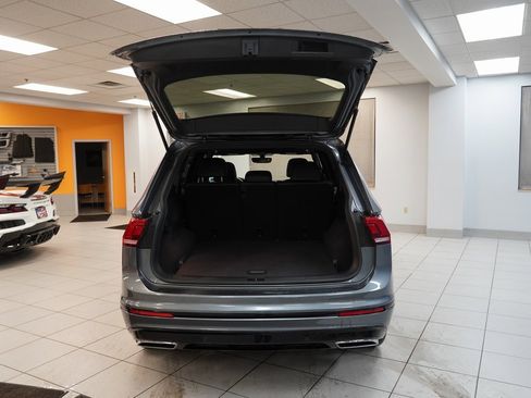 Used 2021 Volkswagen Tiguan SE R-Line image 10
