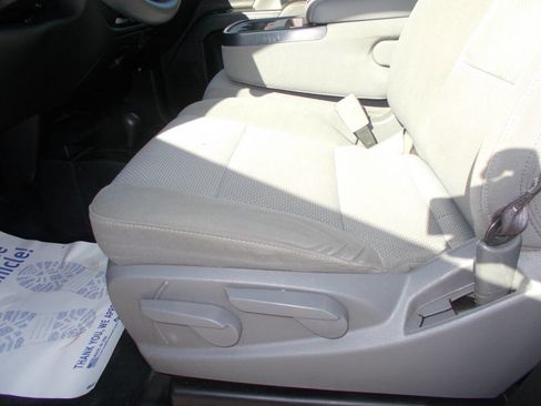 Used 2017 Chevrolet Silverado 1500 W/T w/ Trailering Package image 13