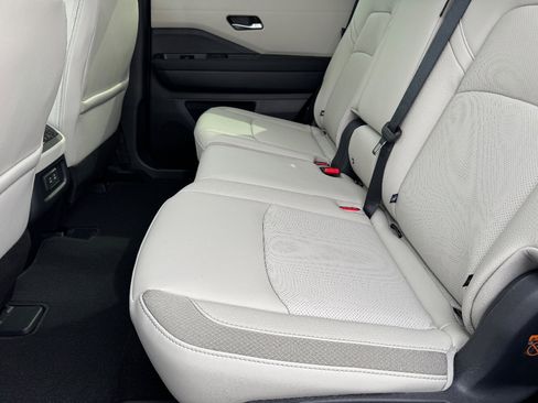 New 2026 Nissan Pathfinder SL AWD/4WD image 21