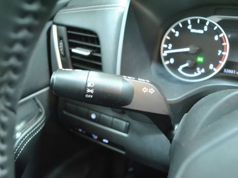 Used 2025 Nissan Rogue SV image 15