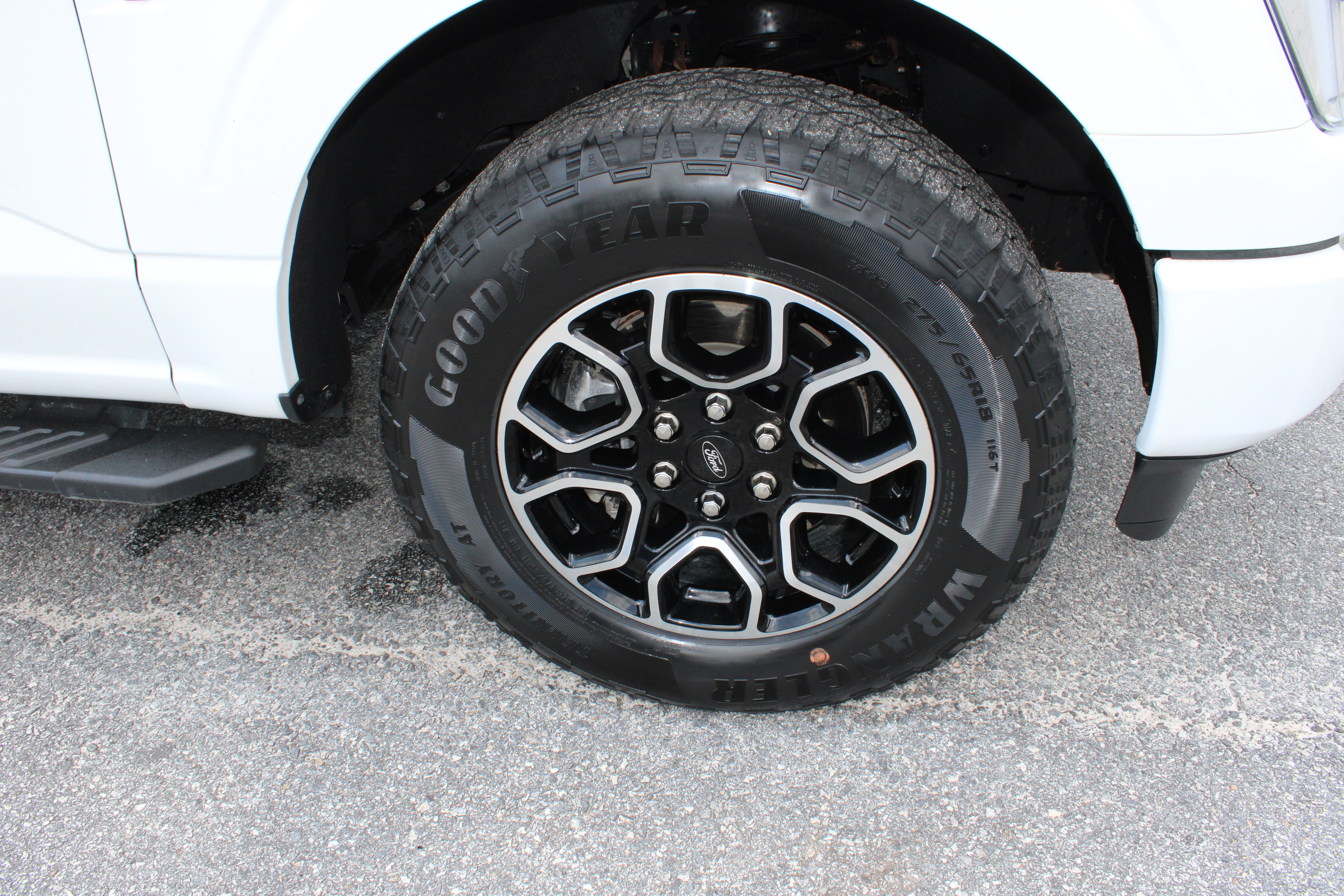 Used 2023 Ford F150 XLT w/ Equipment Group 302A High AWD/4WD image 9