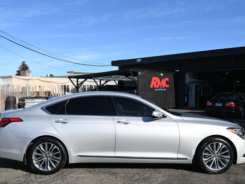Used 2017 Genesis G80 3.8 RWD image 4