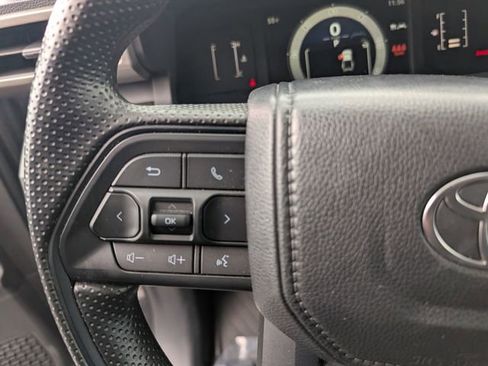 Used 2024 Toyota Tacoma SR AWD/4WD image 17