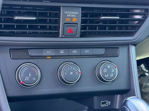 Used 2019 Volkswagen Jetta FWD image 29