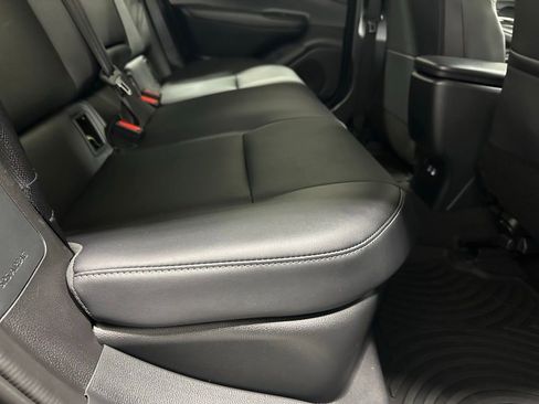 Used 2025 Toyota Prius XLE image 53