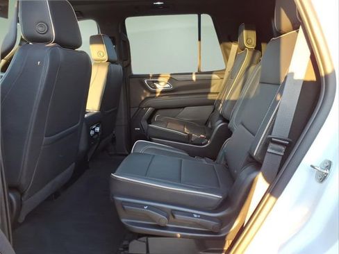 Used 2023 GMC Yukon SLT image 16