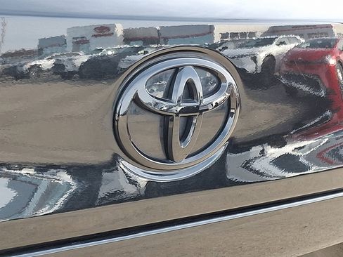 Certified 2023 Toyota Corolla Cross AWD Hybrid image 29