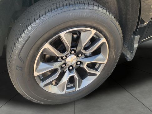 Used 2023 Chevrolet Silverado 1500 LT AWD/4WD image 25