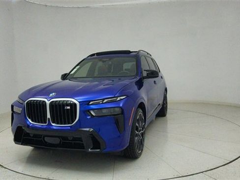 Used 2025 BMW X7 M60i image 70
