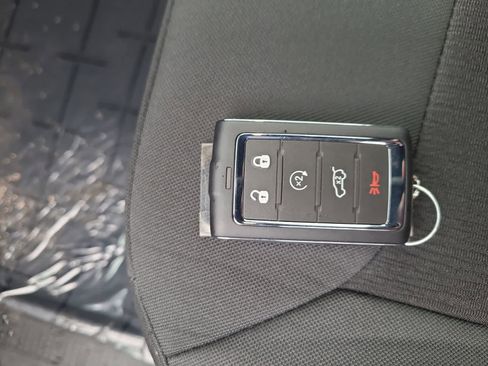 New 2025 Jeep Grand Cherokee Laredo X w/ Luxury Tech Group I image 28