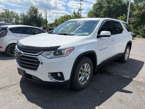 Used 2020 Chevrolet Traverse LT w/ Driver Confidence II Package AWD/4WD image 1
