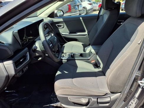 Used 2025 Kia K4 FWD image 14