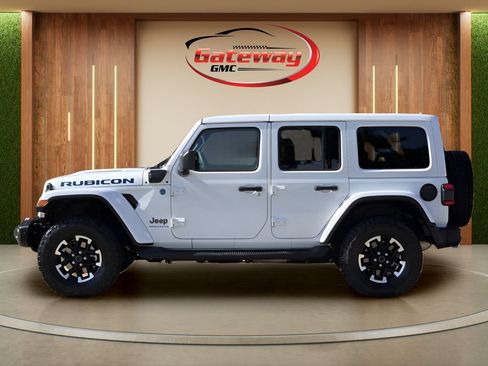 Used 2024 Jeep Wrangler Unlimited Rubicon 4xe AWD/4WD image 8
