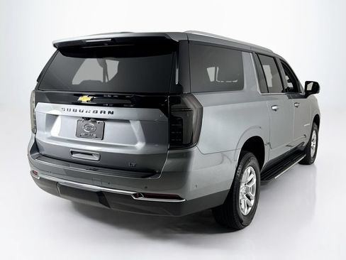Used 2025 Chevrolet Suburban LT w/ Comfort Package RWD image 5