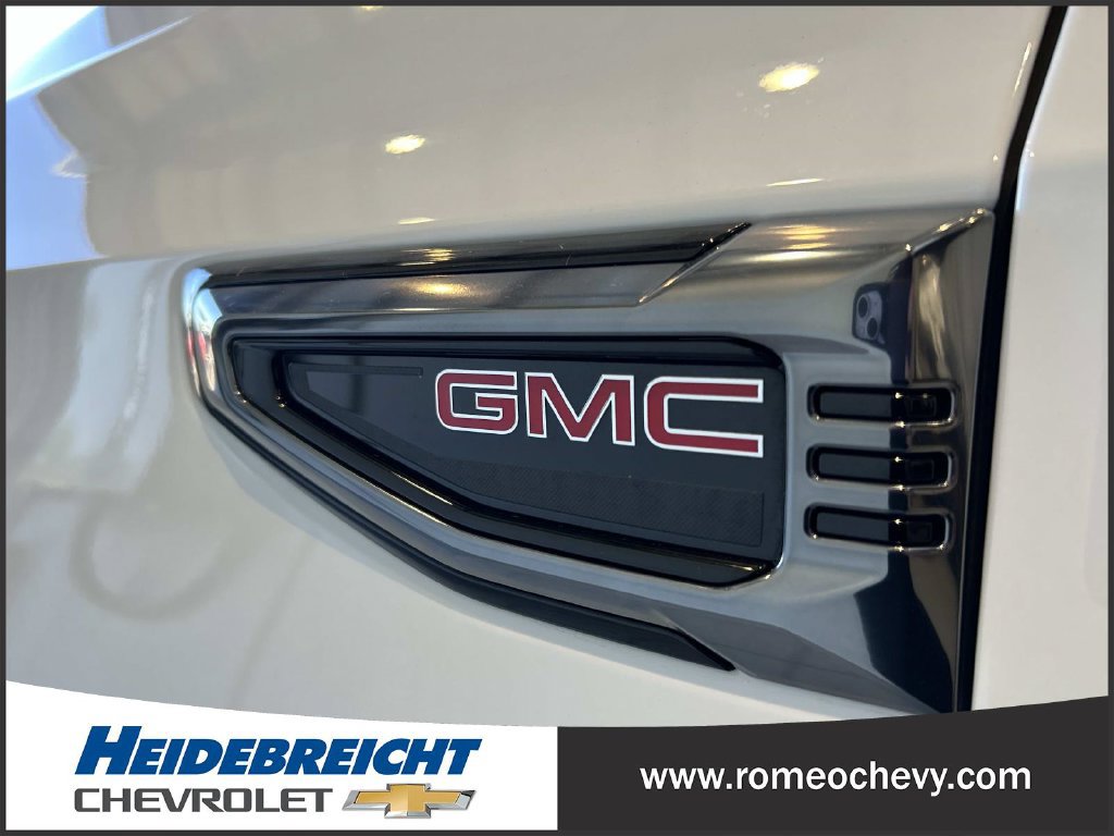 Used 2025 GMC Yukon AT4 w/ AT4 Premium Plus Package AWD/4WD image 46