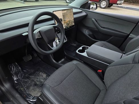 Used 2026 Tesla Model Y AWD image 10